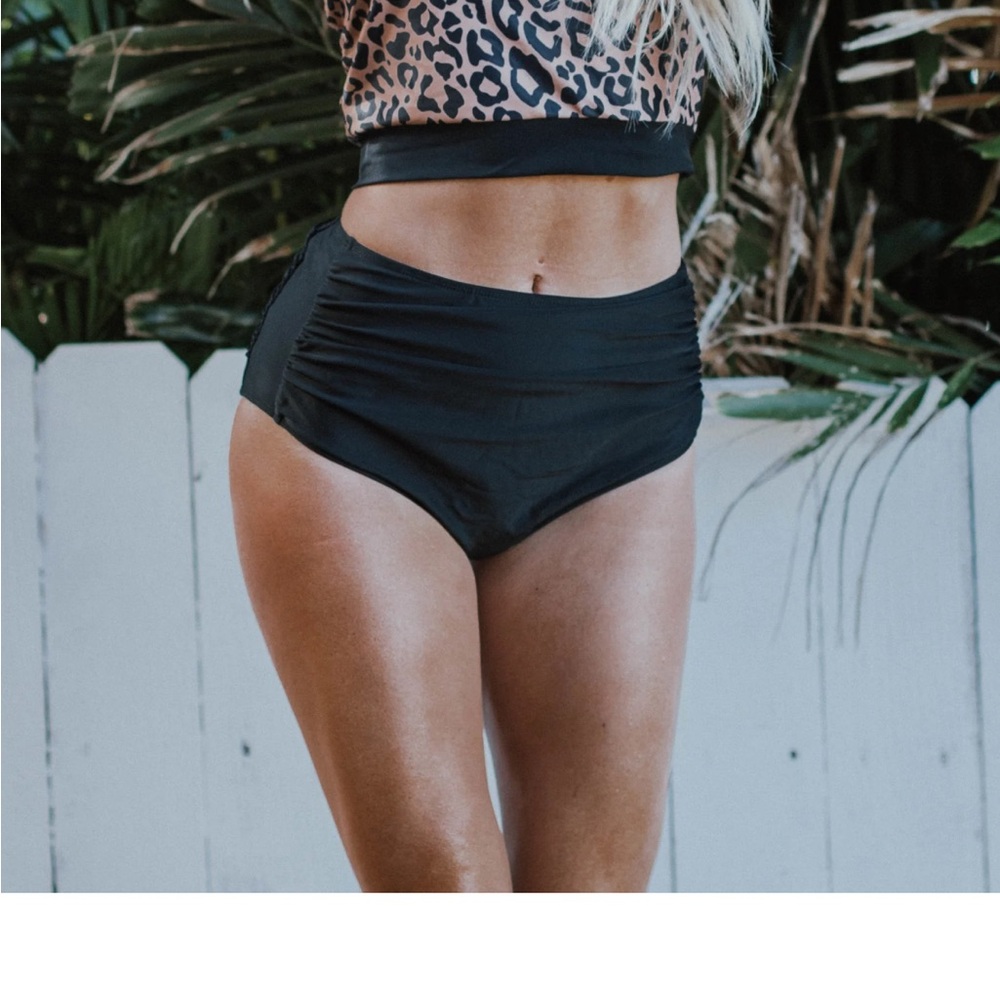 Coral Reef, Women's Black High-Waisted Barefoot Bottom swim brief,never worn,XL